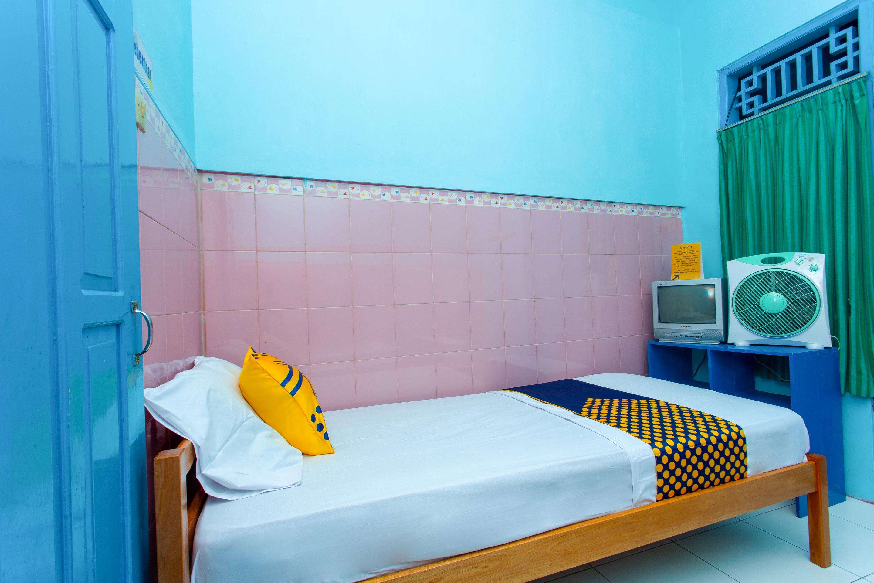 Spot On 2871 Hotel Budi Purwokerto Extérieur photo