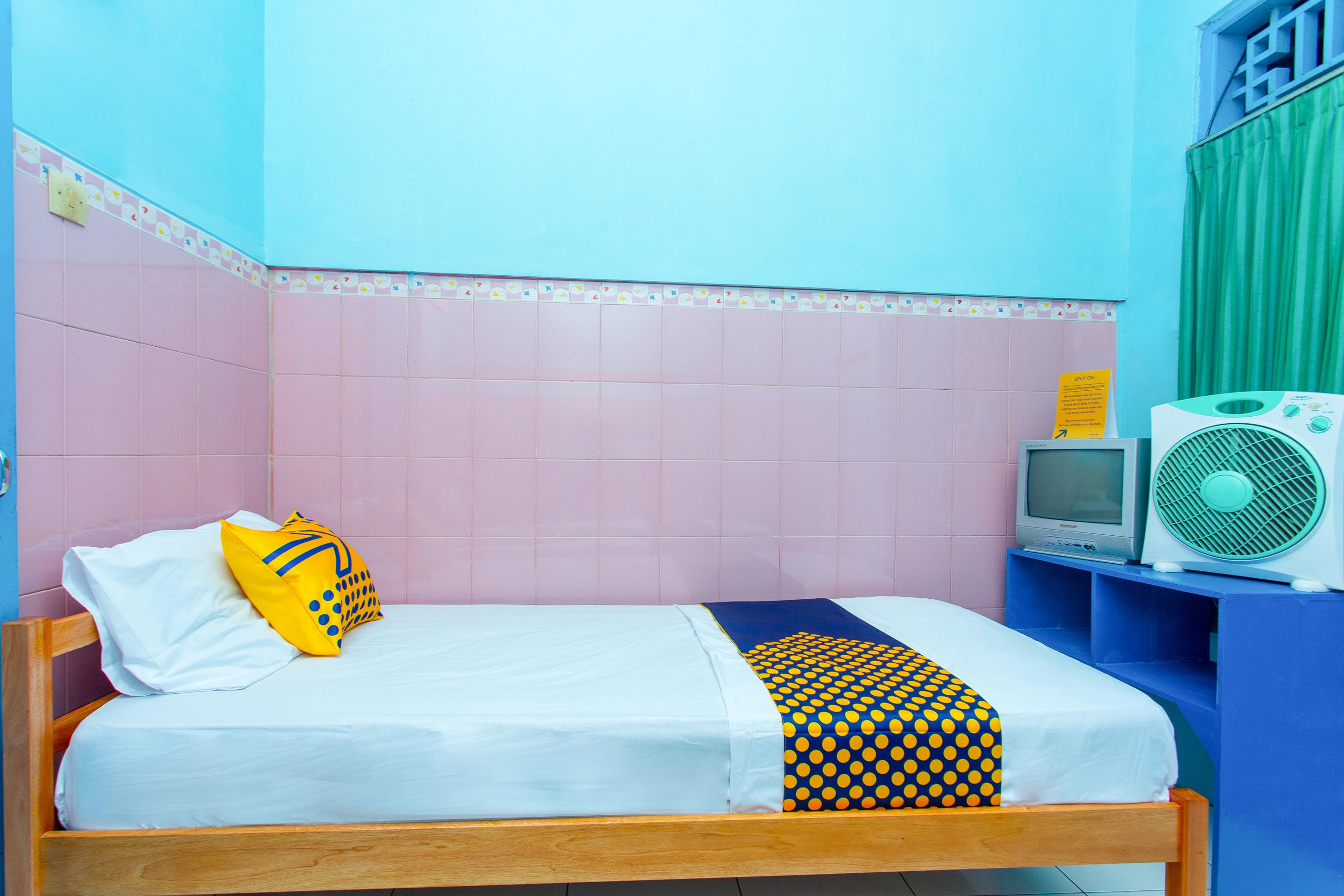 Spot On 2871 Hotel Budi Purwokerto Extérieur photo