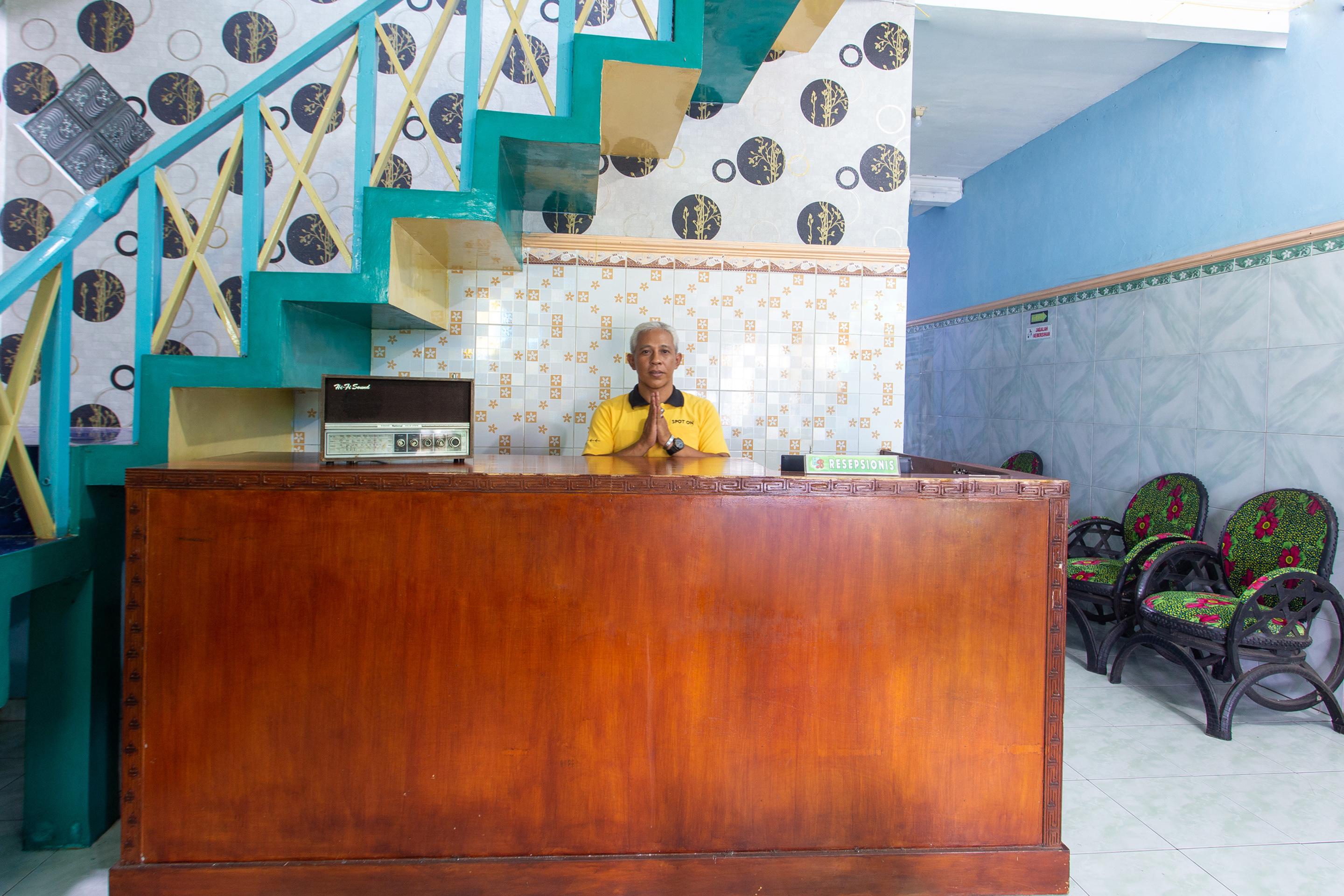 Spot On 2871 Hotel Budi Purwokerto Extérieur photo