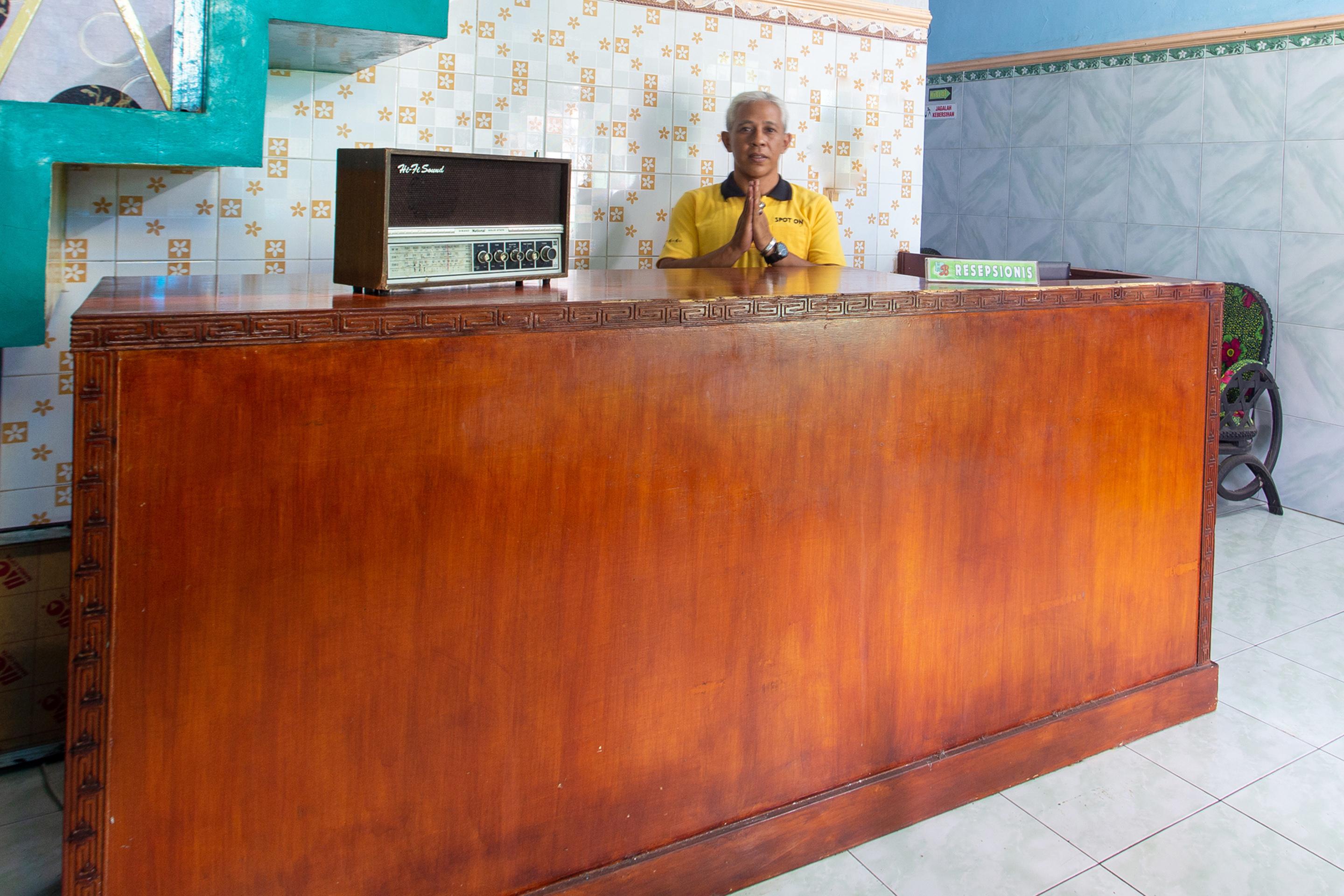 Spot On 2871 Hotel Budi Purwokerto Extérieur photo